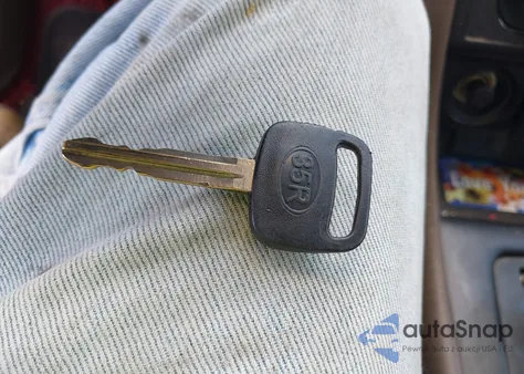 1997 Toyota Camry Le z USA, uszkodzony, nr VIN 4T1BG22K4VU805736